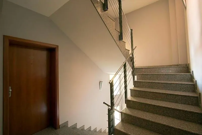 Lobby, Divesta, Varna