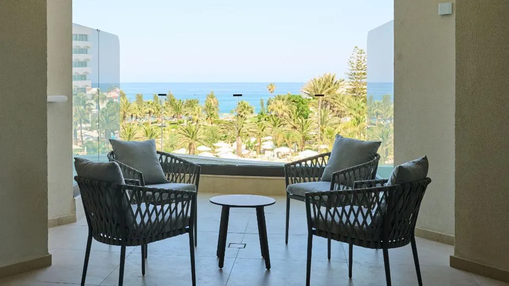 SUITE ONE BEDROOM WITH VIEWS Room, Sunrise Emerald, Cyprus