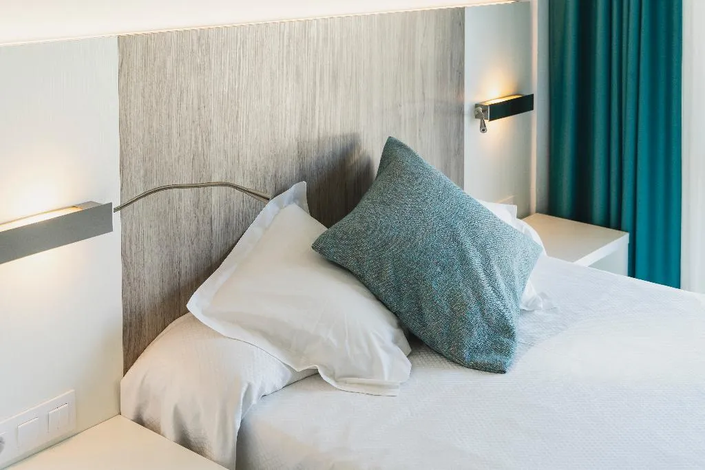 SINGLE STANDARD Room, Amic Gala, Majorca
