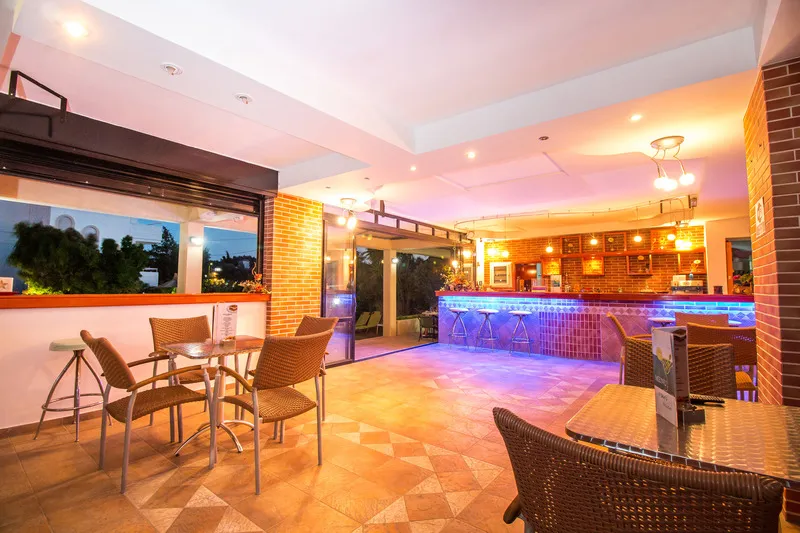 Bar, Mikes House Hotel, Rhodes