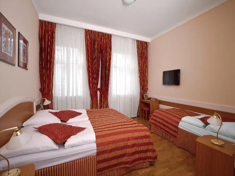 TRIPLE STANDARD Room, Marketa, Prague