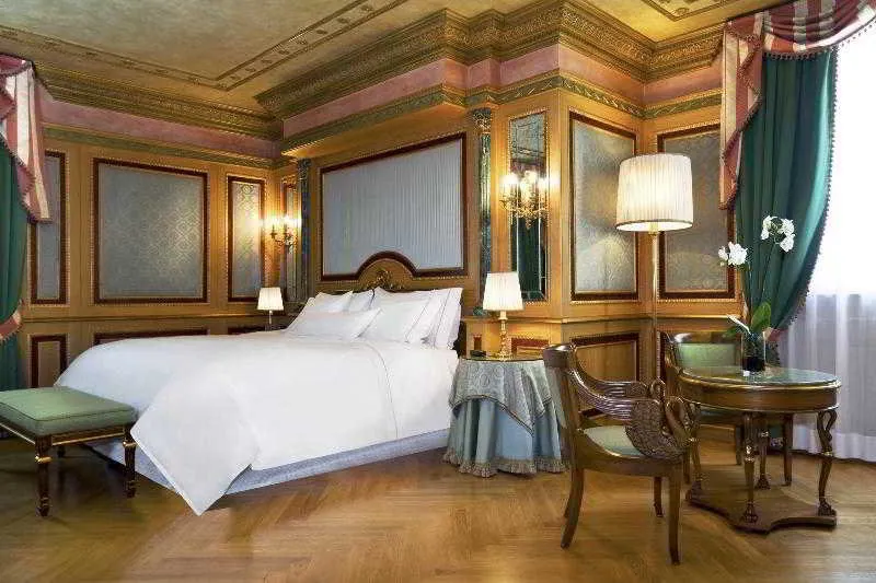 Room, The Westin Palace Milan, Milan