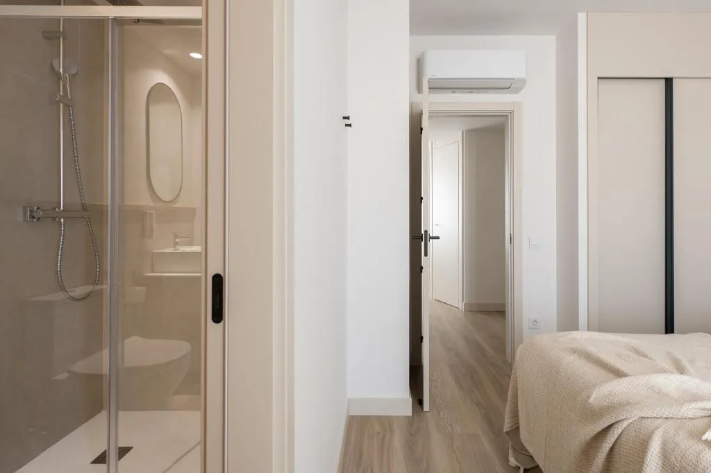 APARTMENT TWO BEDROOMS Room, Libere Malaga Plaza Del Siglo, Costa Del Sol