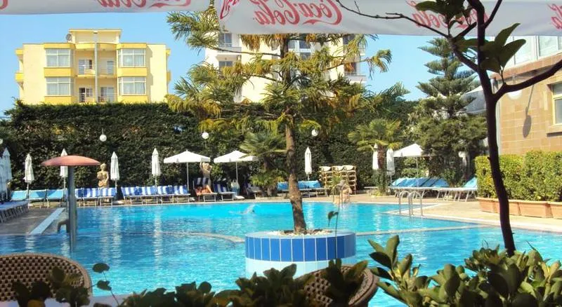 Pool, Dyrrah, Durres
