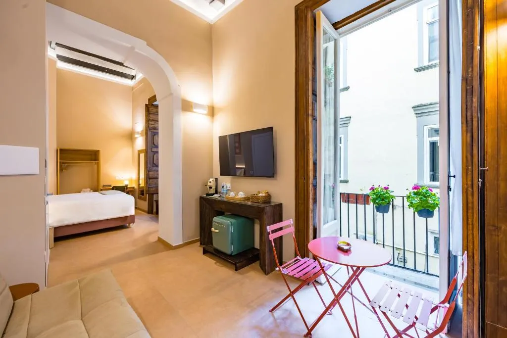 QUADRUPLE STANDARD Room, Borgo Vergini Garden, Naples