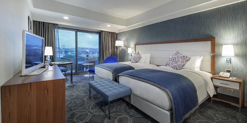 TWIN GUEST ROOM CITY VIEW Room, DoubleTree by Hilton Kusadasi, Izmir