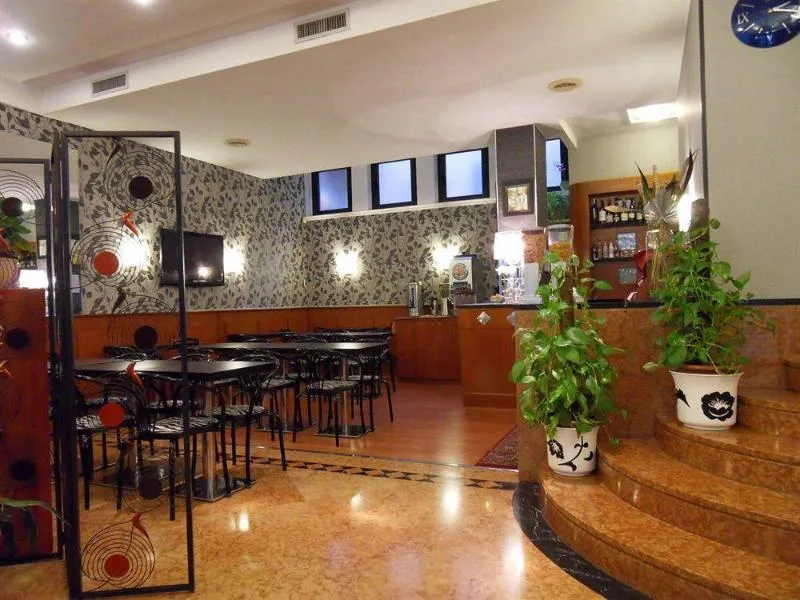 Lobby, Roxy, Milan