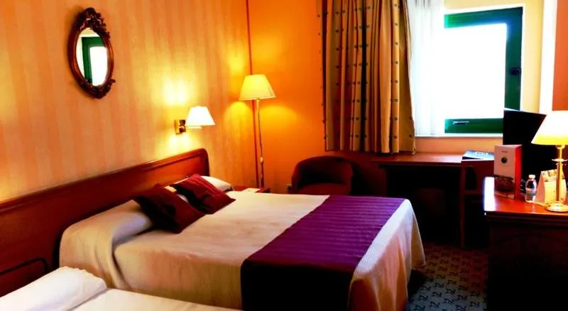 TRIPLE STANDARD Room, Alda Río Tormes, Madrid