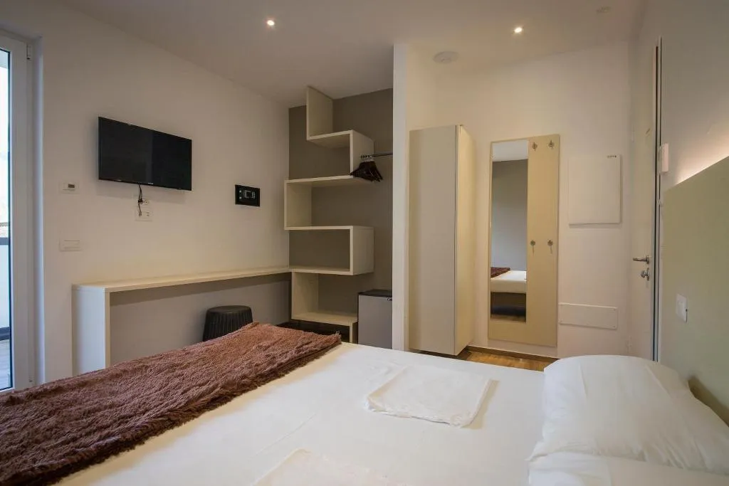 Double or Twin TWO BEDS Room, Riva Lake Lodge, Milan