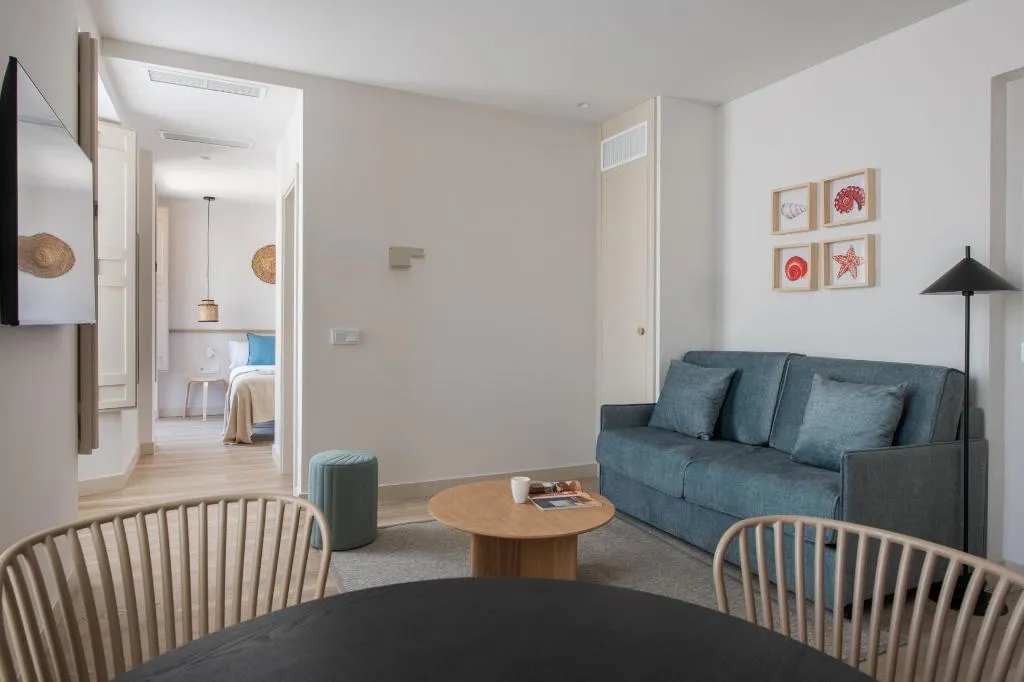 STUDIO CAPACITY 4 Room, Libere Malaga Plaza Del Siglo, Costa Del Sol