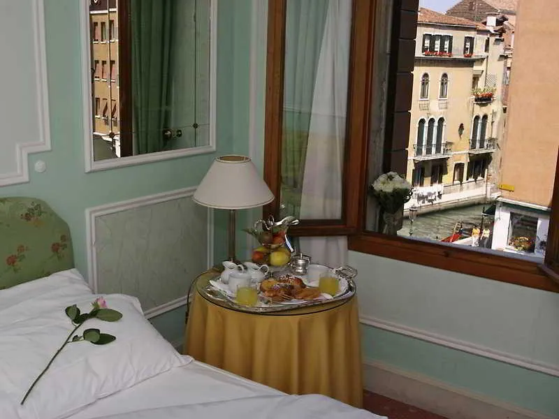 Room, Arlecchino, Venice