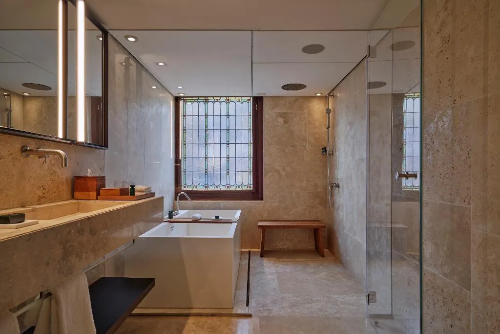 Double or Twin DELUXE PREMIER Room, Mandarin Oriental Conservatorium, Amsterdam, Amsterdam