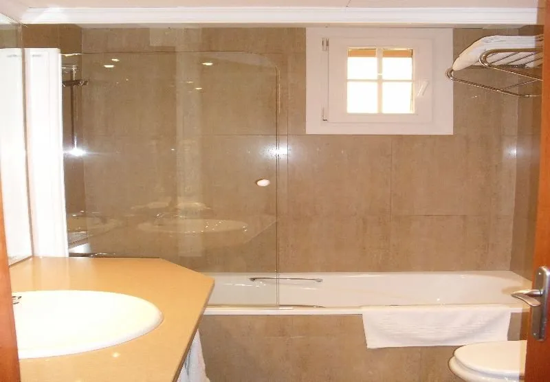 Room, Vent de Garbi, Costa Brava