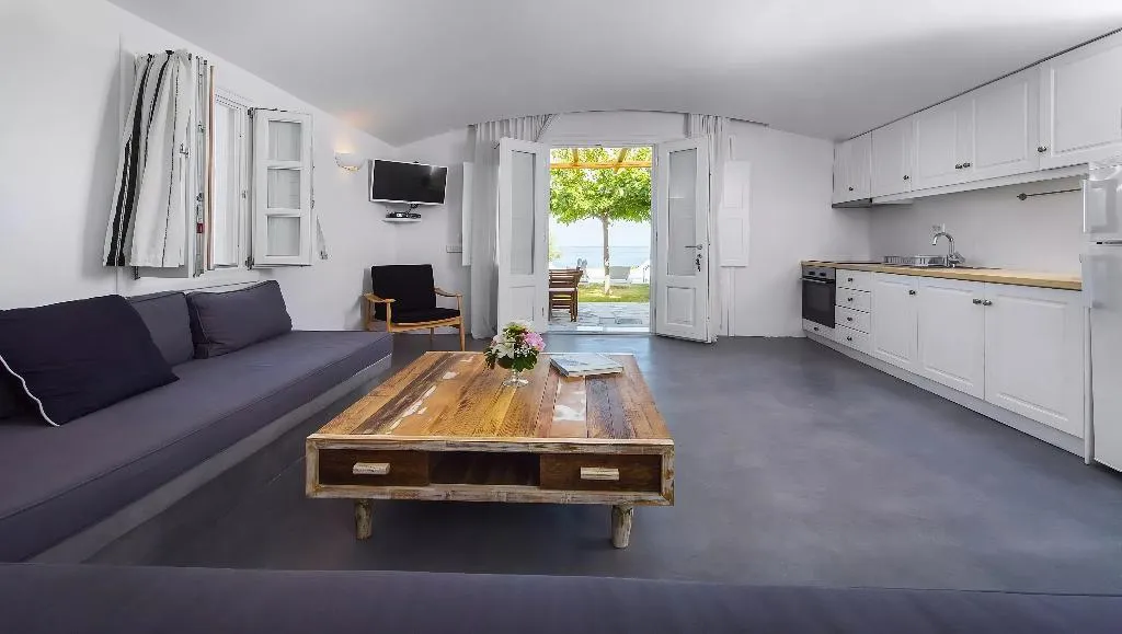 SUITE SEA VIEW WITH PRIVATE POOL Room, Anema Boutique Hotel &Villas Santorini, Santorini