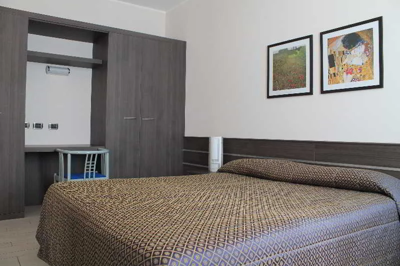 Room, Residence Aurora, Milan