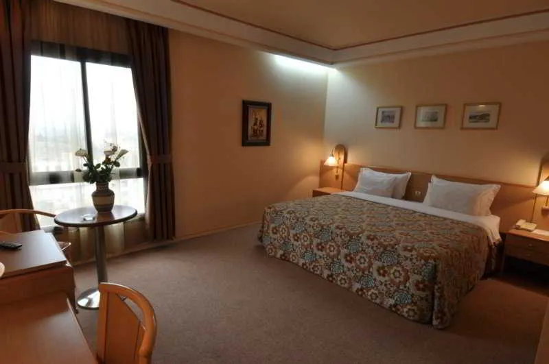 Room, Wassim, Fez