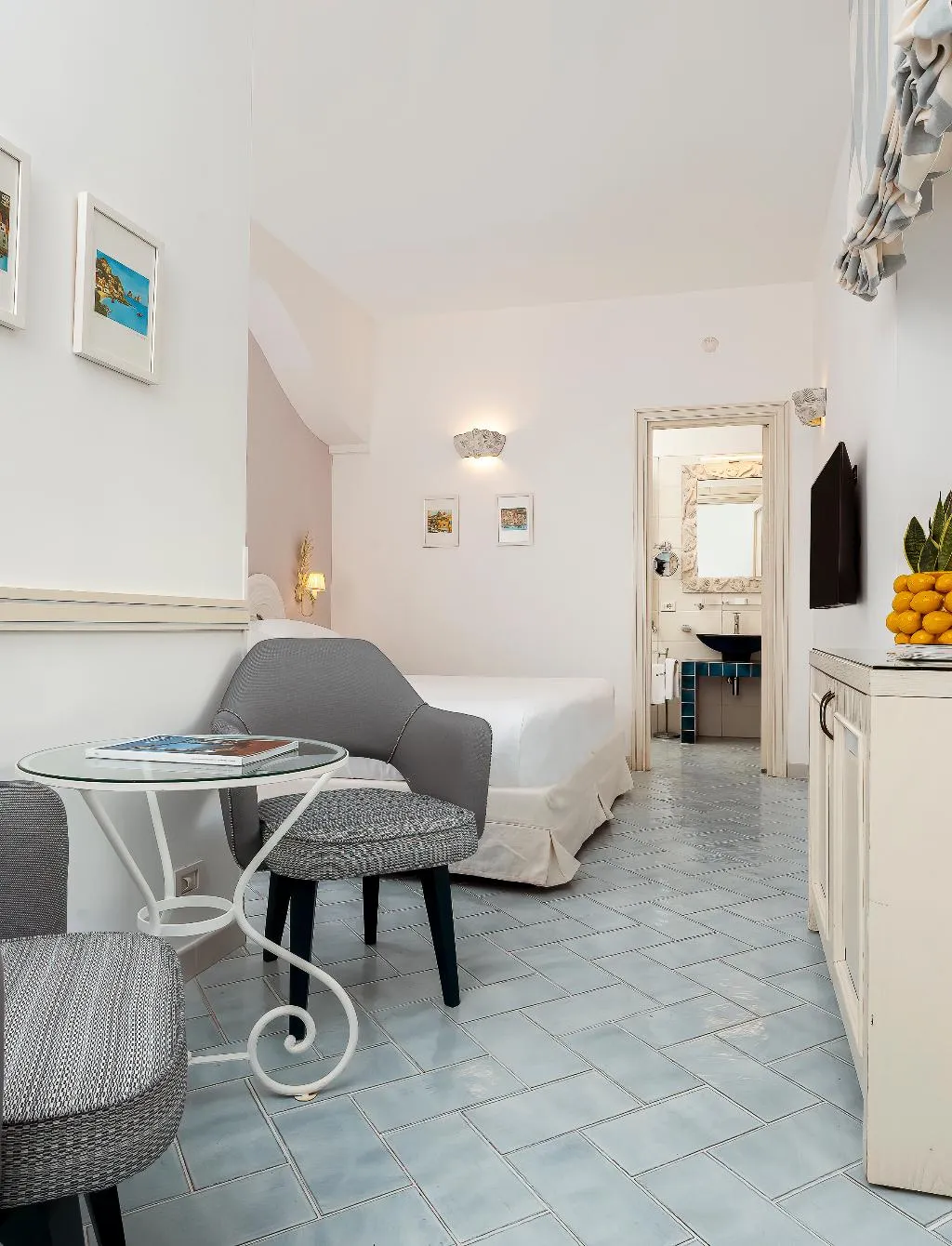DOUBLE SUPERIOR WITH TERRACE Room, Casa Mariantonia, Naples