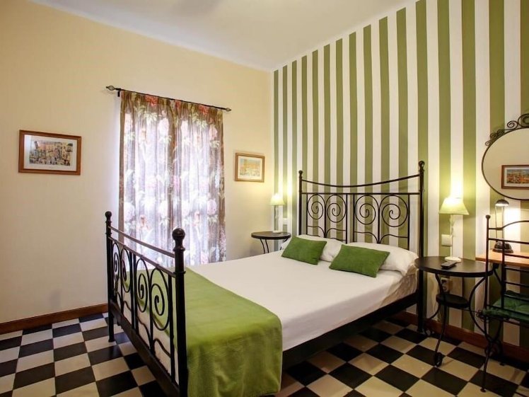 Malaga Lodge Guesthouse, Costa Del Sol