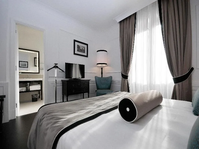 Room, Grand Hotel Oriente, Naples
