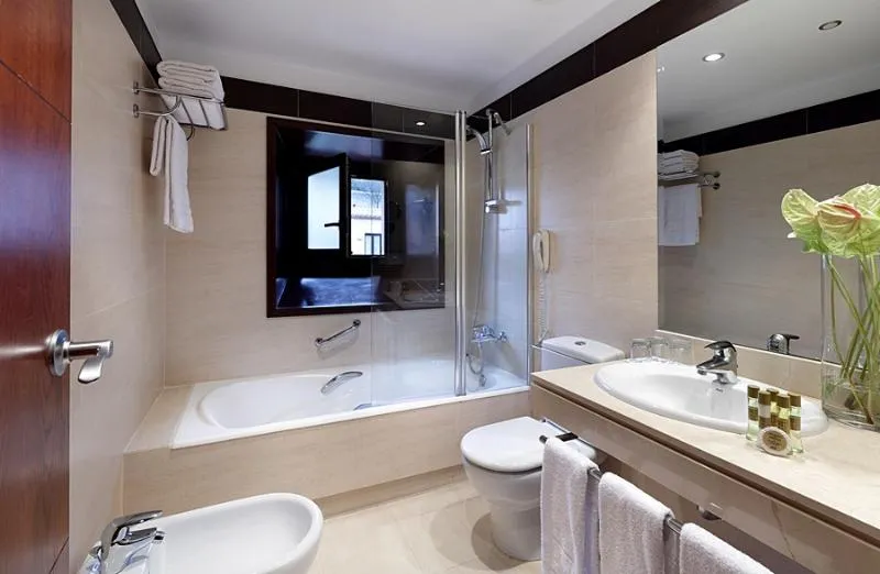 TWIN STANDARD Room, Eurostars Palacio Santa Marta, Madrid