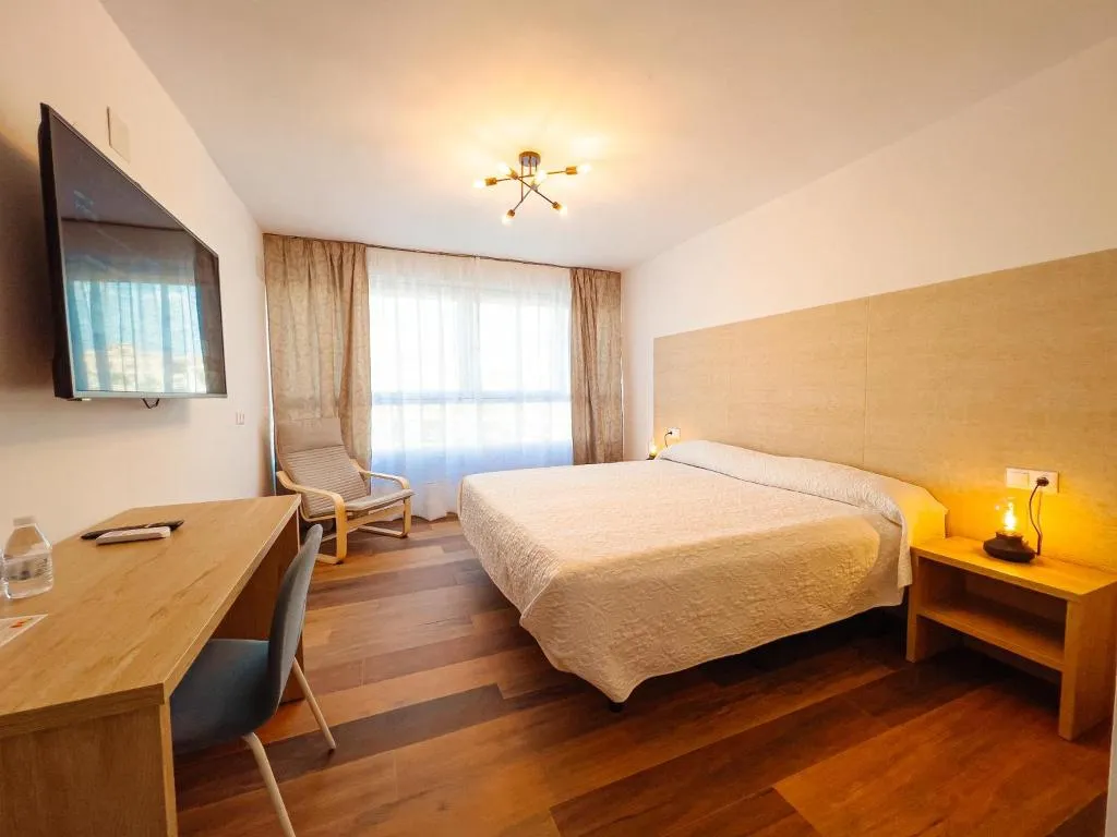 DOUBLE DELUXE Room, Hostal Sorbas, Andalucia