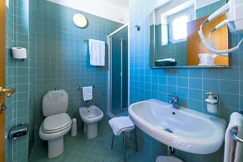 TRIPLE BASIC Room, Hotel Bonifacio, Florence