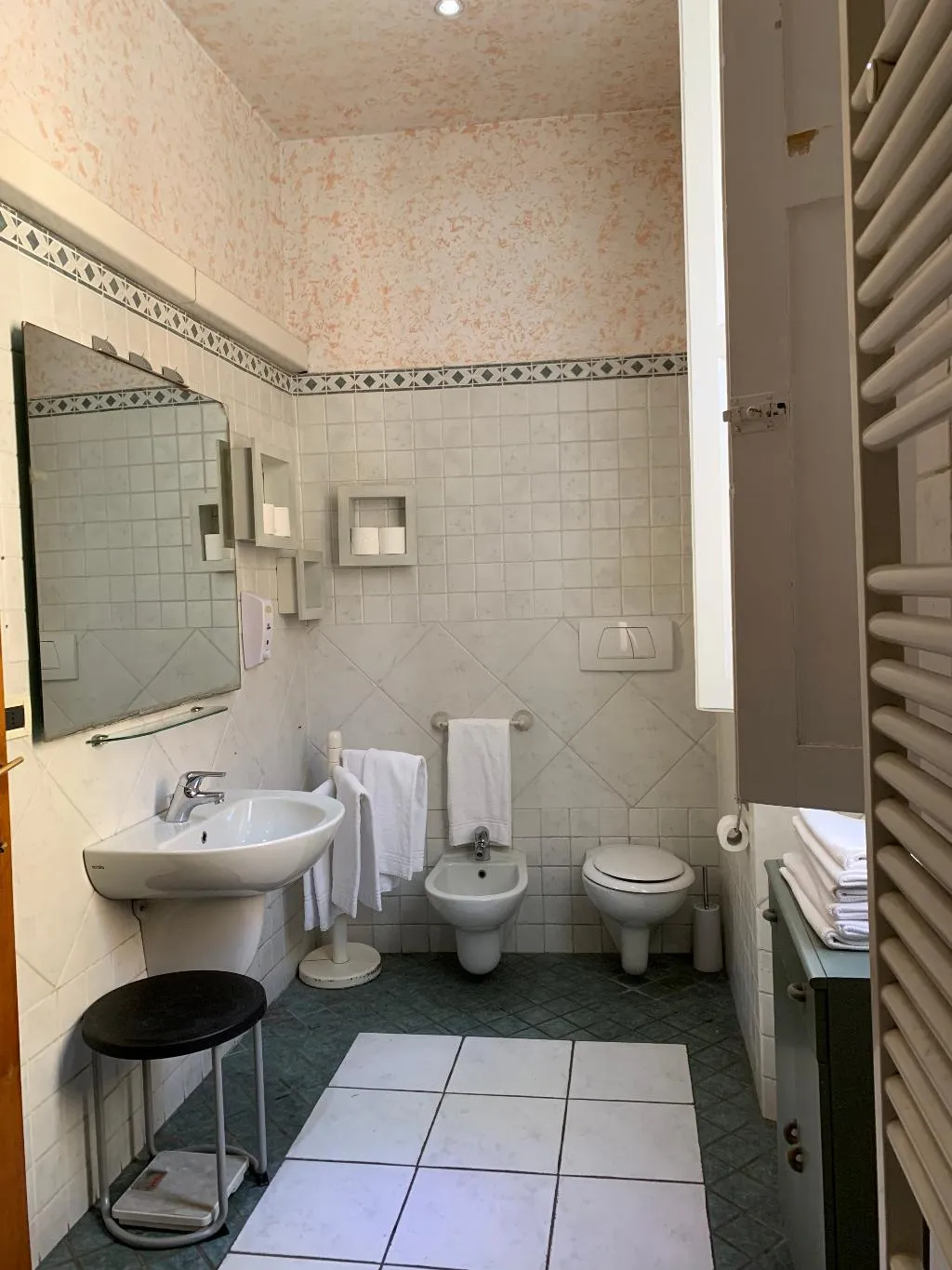 APARTMENT ONE BED Room, Gemini City Centre Studios, Florence
