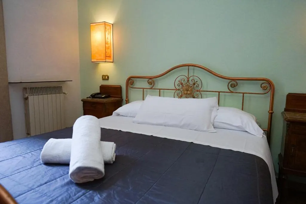 DOUBLE STANDARD Room, Roma Room, Rome