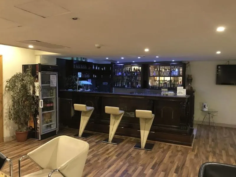 Bar, The Windsor Hotel, Malta