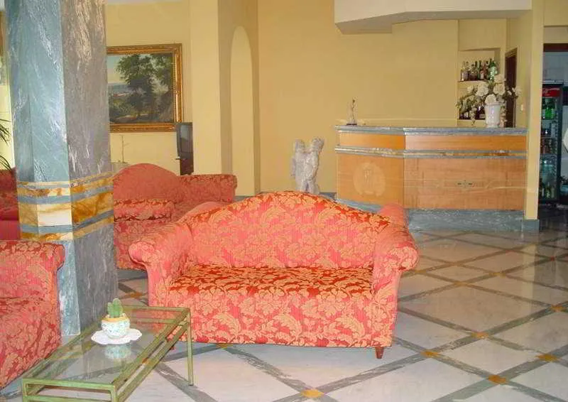 Lobby, Zi' Teresa, Naples