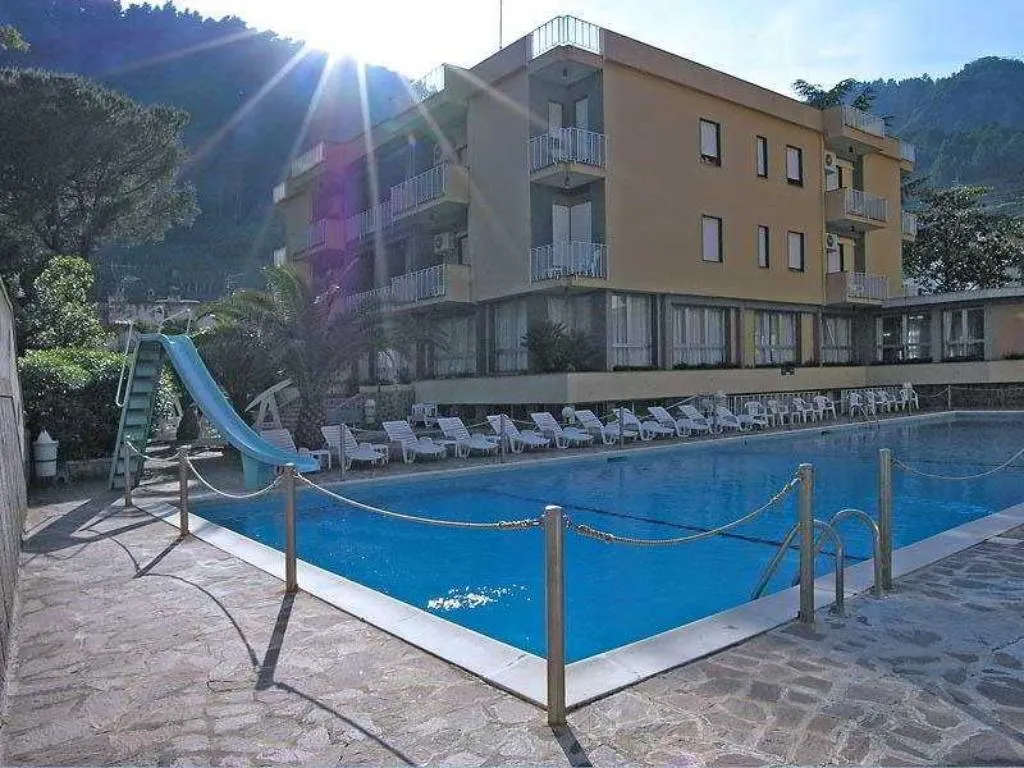 Pool, Hotel San Pietro, Naples