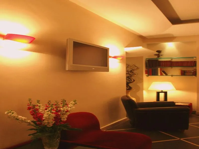 Lobby, Garda, Rome