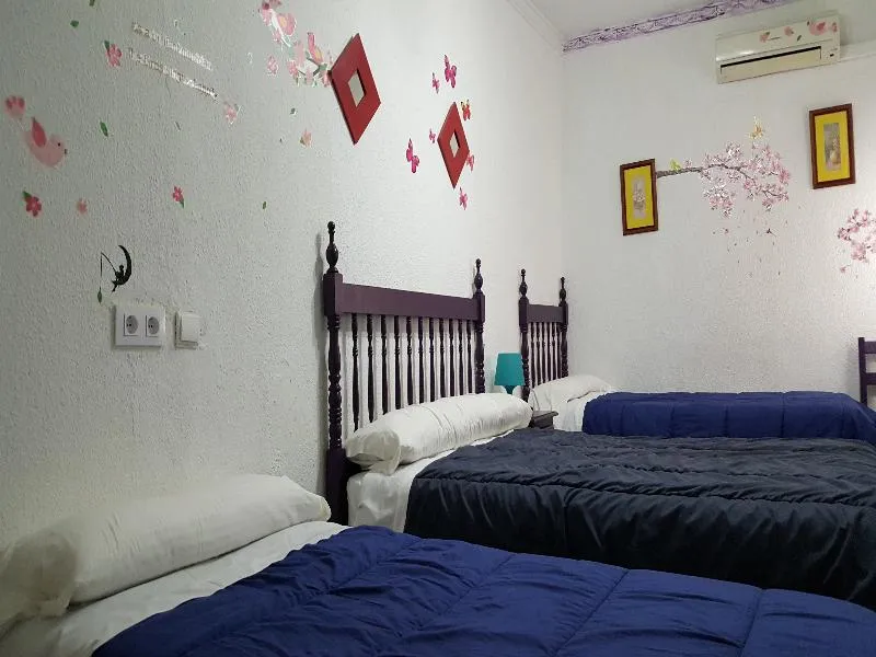 FAMILY ROOM CAPACITY 5 Room, Pension Giraldilla, Seville