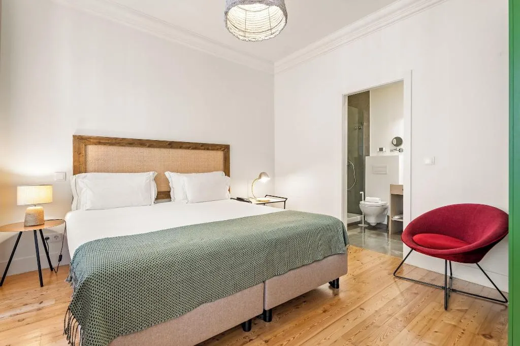Room, Jardim Da Lapa By Shiadu, Lisbon