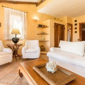 Villa Luna Bay Home Retreat, Cagliari