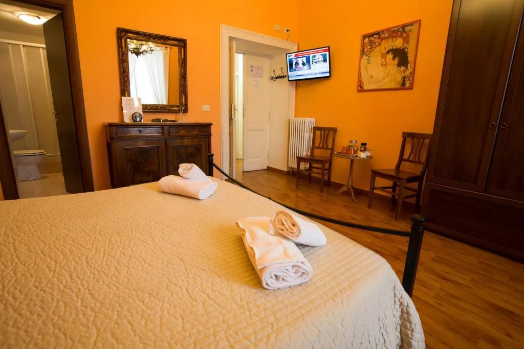 General view, Laterano Inn, Naples