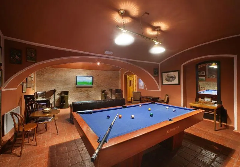 Sports and Entertainment, Salvator, Prague
