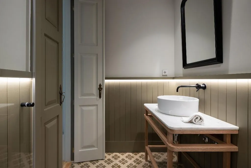 APARTMENT TWO BEDROOMS Room, Líbere Porto Laranjais, Porto