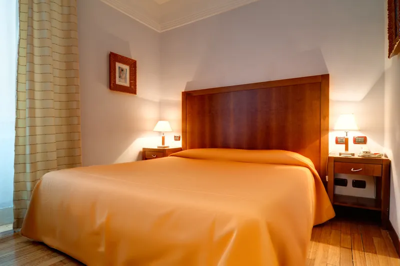 Room, Genova, Rome