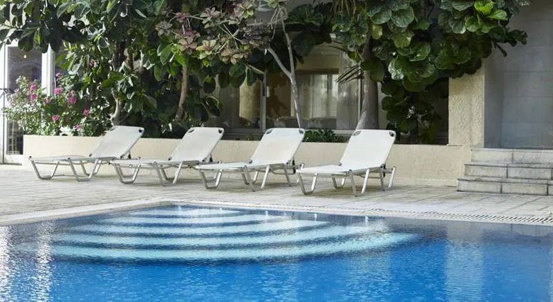 Pool, Esperia, Rhodes