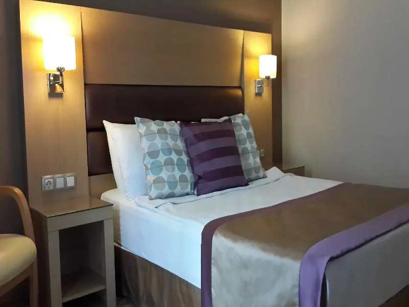 Room, Sesin, Dalaman