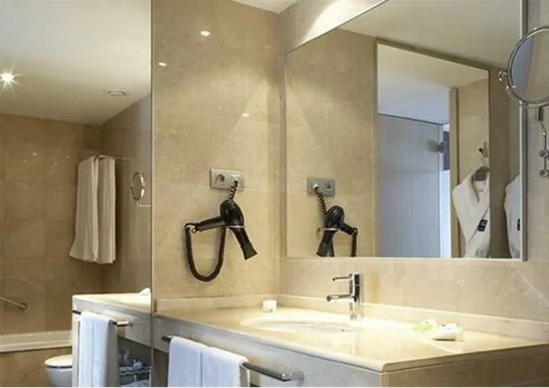 Room, AC Barcelona Victoria Suites, Barcelona