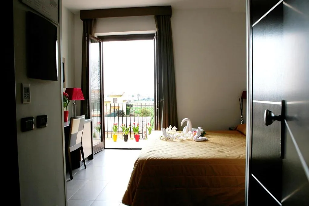 DOUBLE SUPERIOR Room, Visagi, Naples