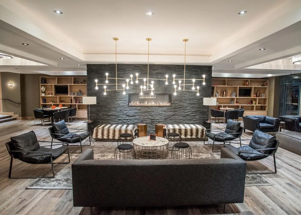 Bar, Sandman Signature Mississauga Hotel, Toronto, Ontario
