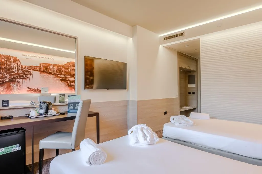 Room, Hotiday Venezia Marco Polo, Venice