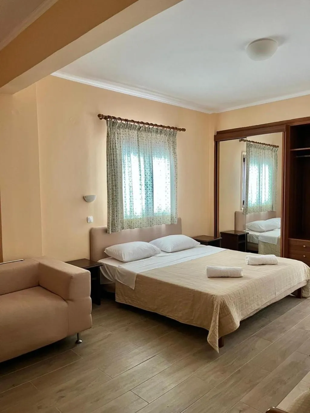 TRIPLE STANDARD Room, Saint George, Thessaloniki