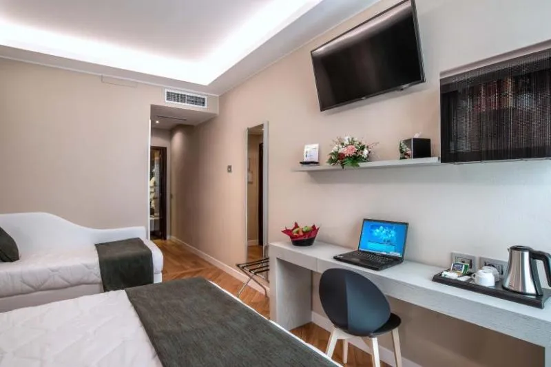 TRIPLE STANDARD Room, Memphis, Rome