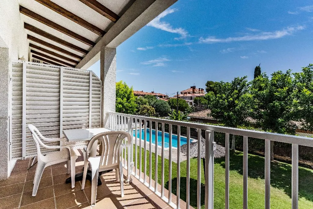 APARTMENT CAPACITY 6 Room, Apartments Sunway Tara, Costa Brava