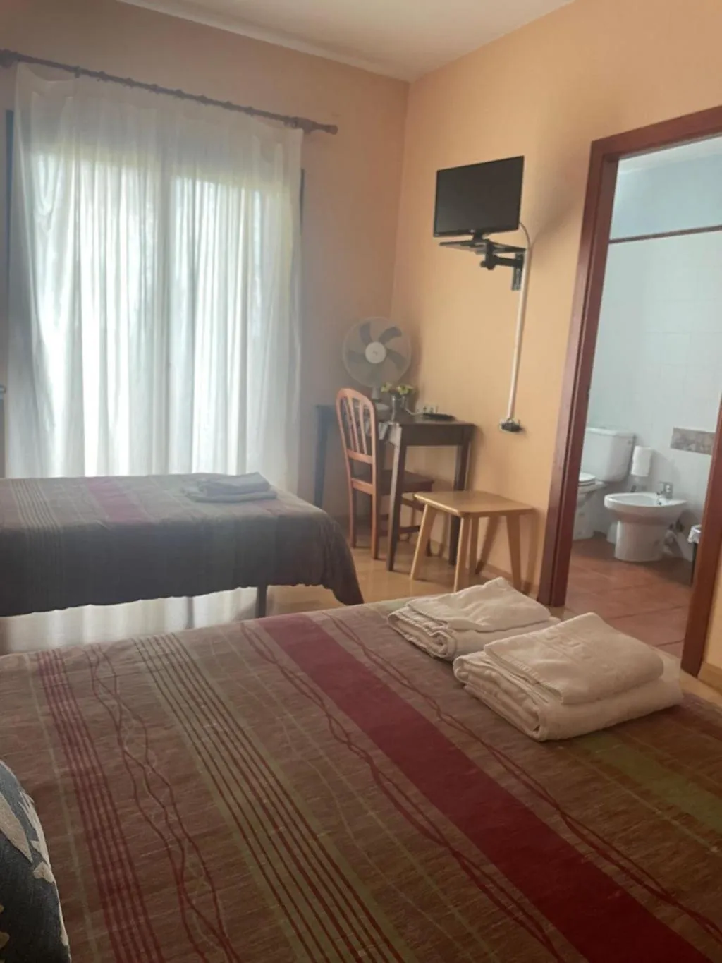 TRIPLE STANDARD Room, Hotel Seva, Barcelona
