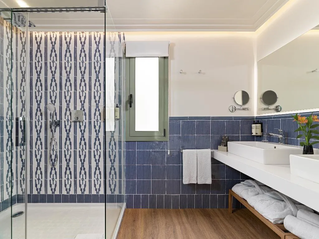 JUNIOR SUITE STANDARD Room, H10 Universitat, Barcelona